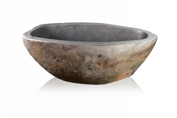 Round Stone Bathtub.jpg Bad van riviersteen, vooraanzicht, tegen een witte achtergrond